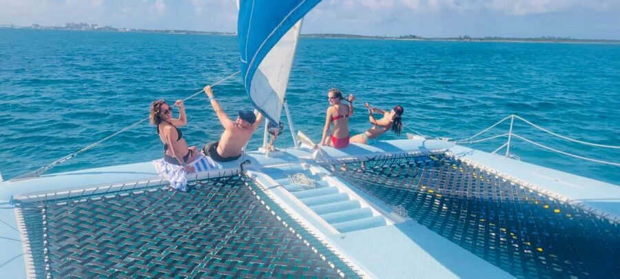 Bahamas: Swimming Pigs & Snorkeling Cruise with Lunch & Rum - Entering The Bahamas From Paradise Island