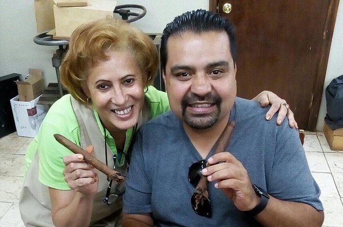 Cigar Rolling Lesson in Nassau - Should you book this Cigar Rolling Lesson in Nassau?