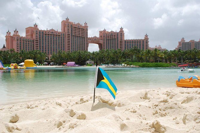 Discover Nassau Sightseeing Tour plus Atlantis Resort Visit - Nassau to Paradise Island: Why This 2.5-Hour Tour Works