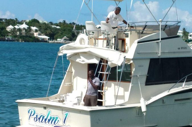 Half-Day at Green Cay Bahamas Snorkeling with Turtles - The crew factor: why Captain Pedro’s team gets the praise