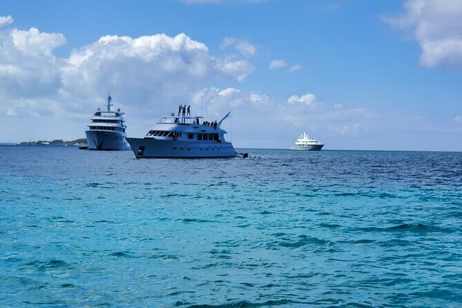 HALF DAY Swiming Pigs and Sharks Tour (Nassau to Exuma by Plane) - Great Exuma and BlackPoint lunch: where the day cools down