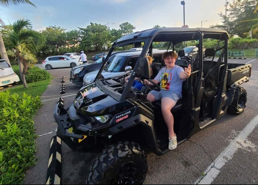 Nassau: 6-Seater Buggy Rental - Driving rules that affect who should book