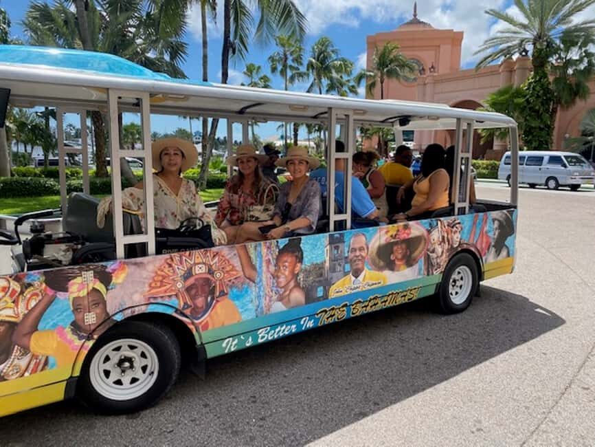 Nassau: Bahamas Culture Tour with Electric Trolley and Water - Where you start at Nassau Straw Market (and how to avoid confusion)