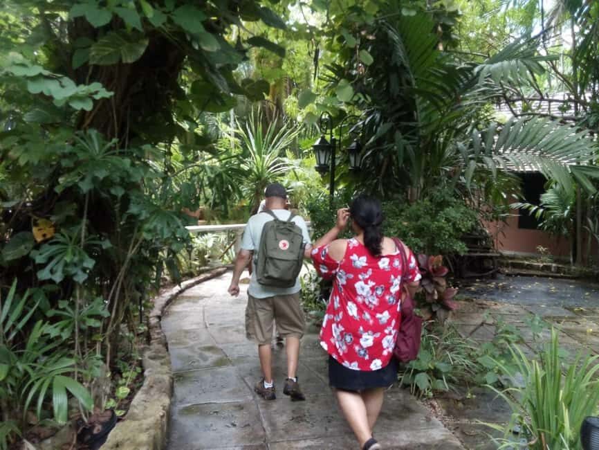 Nassau: Cultural Walking Tour of Downtown Nassau Attractions - Elizabeth Avenue and Queen’s Staircase: 66 steps with a message