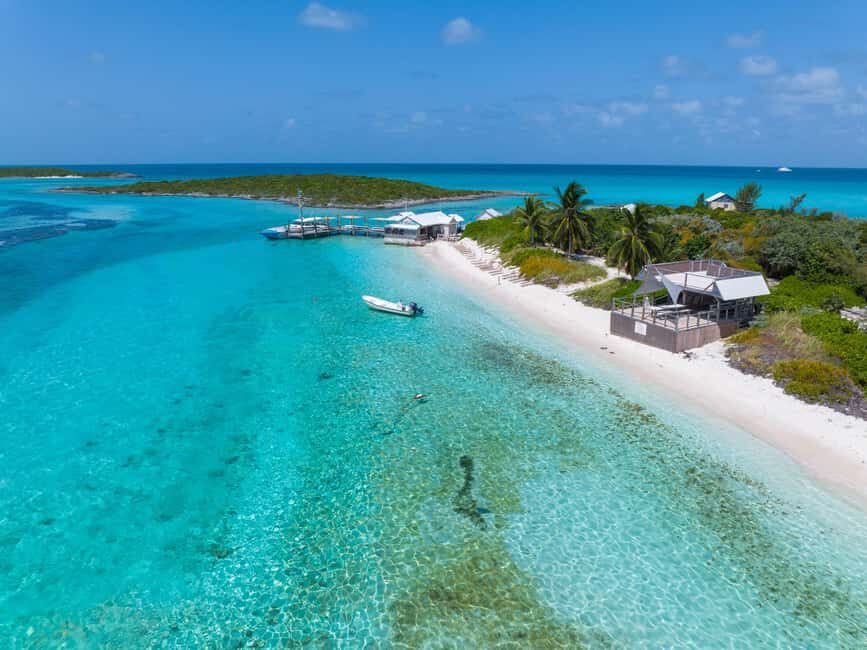 Nassau: Exuma Powerboat Day Trip - Lunch buffet and the open bar: how they keep the day enjoyable