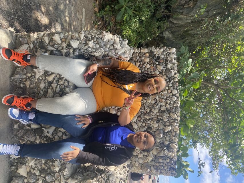 Nassau: Historic City Tour with Drink and Food Tasting - Rum, chocolate, and Duff: factory stops that make souvenirs worth it