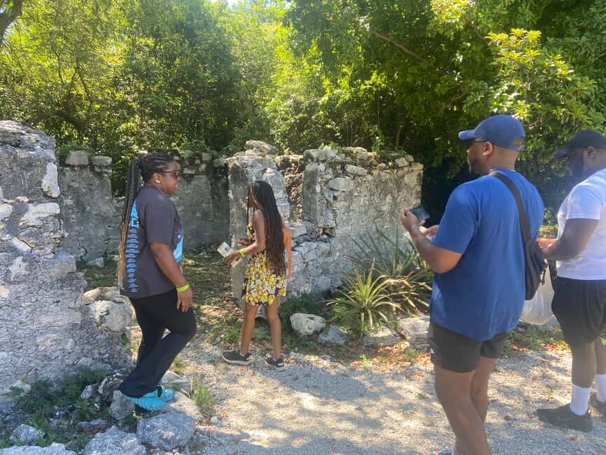Nassau: Historic City Tour with Drink and Food Tasting - Guides and personalities: why the storytelling matters here