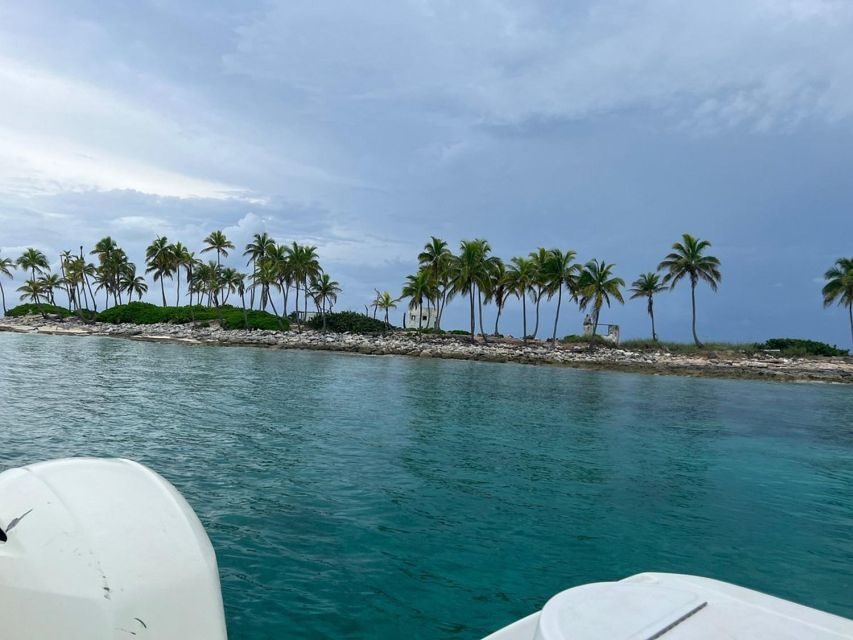 Nassau: Island Hopping Boat Trip with Lunch & Drinks - Food, Drinks, and That Welcome-Drink Promise