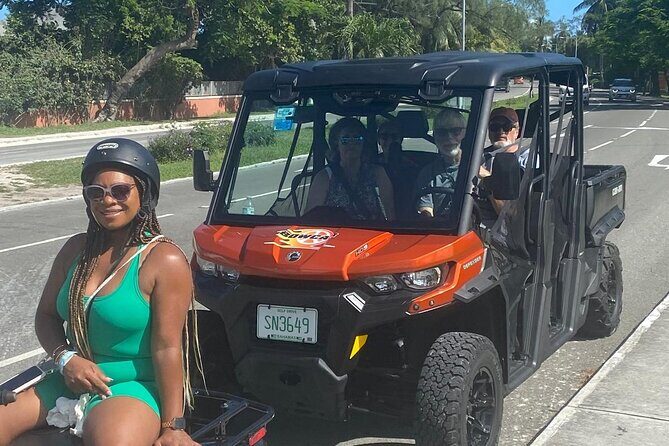 Nassau Narrated Jeep tour with Full Bahamian Lunch and Drink - Governor General’s House and Nassau’s Historic Fort Loop
