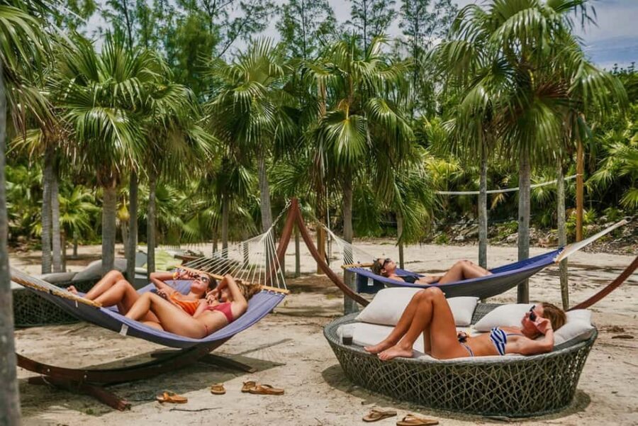 Nassau: Rose Island Swimming Pigs and Beach Day Group Tour - Who should book this Rose Island pig and beach day