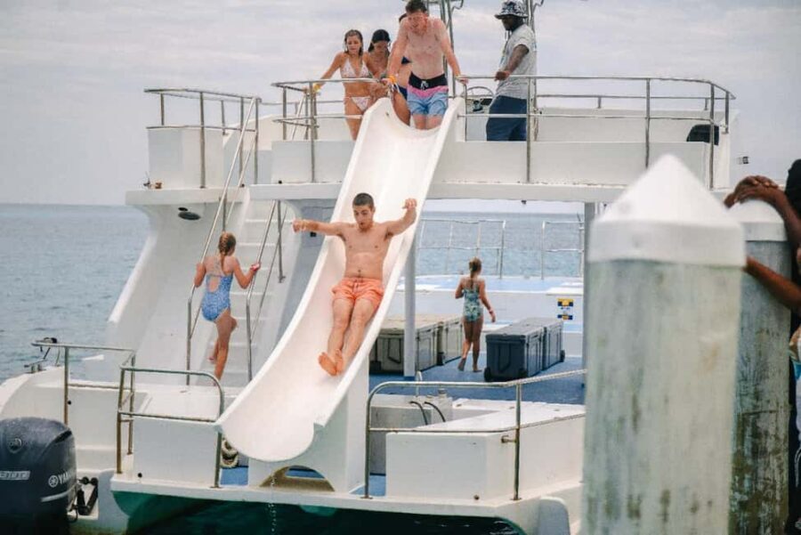 Nassau: Rose Island's Sand Dollar Beach Resort - Nassau to Rose Island by boat: scenic route, real timing