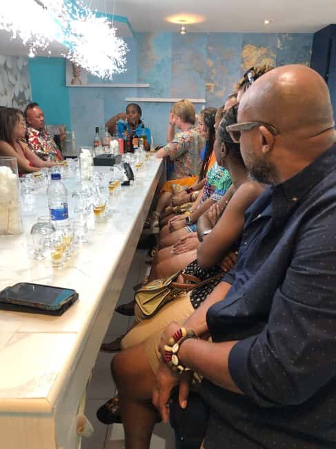 Nassau: Rum Cocktails and Fritter Making Experience - Mixing Bahamian Cocktails: Quick Skills, Real Local Focus