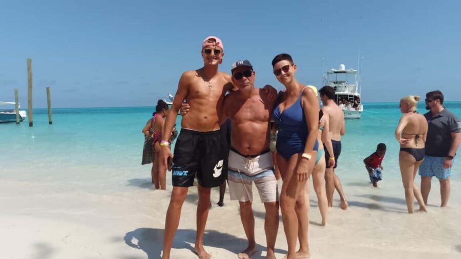 Nassau: Swimming with Pigs, Snorkeling, and Sightseeing Tour - Getting started at Bayshore Marina (and what the 3 hours feel like)