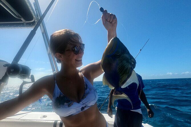 Private GroupTour Pigs/Turtles/Snorkeling/Lunch/Pickup/Dropoff - Pearl Island snorkeling: 30 minutes of reef time