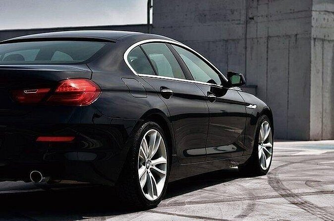 Private One-way Transfer Lynden Pindling Airport To Nassau - Luggage Help and Quick Stops: Nice When You Need It
