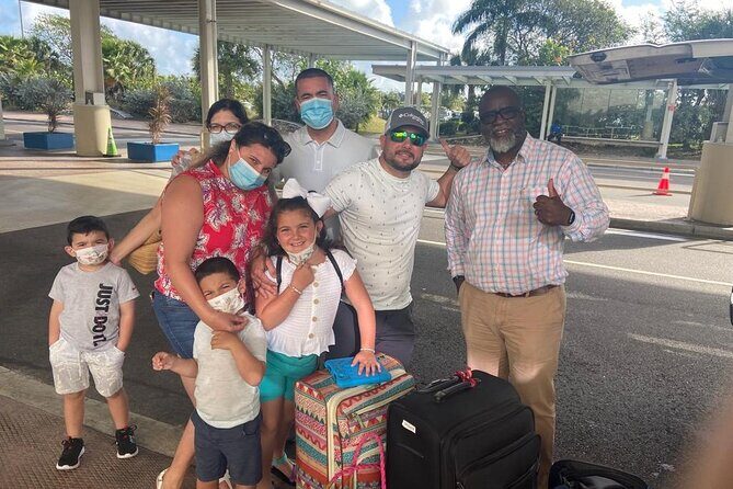 Round Trip Private Airport To Hotel Transfer in Nassau - Private Air-Conditioned Comfort: How Long the Ride Really Can Take